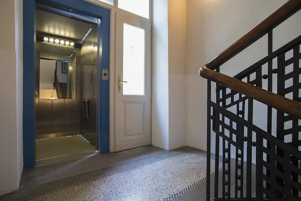 Apartment Dusni Прага